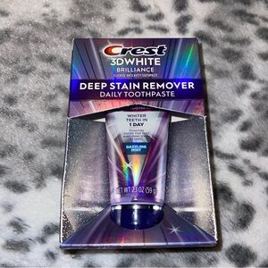 Crest 3D white toothpaste